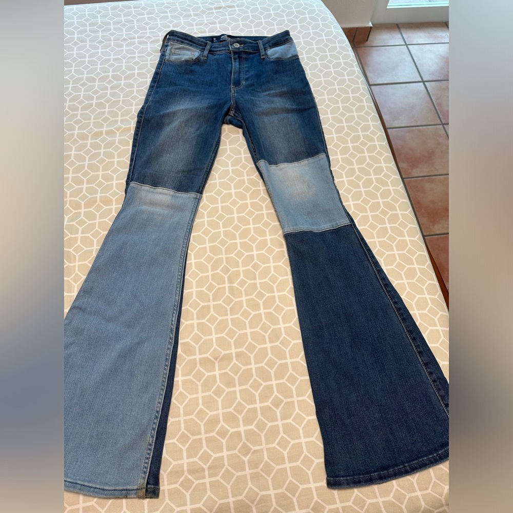 Hollister California jean High-Rise vintage flare soft stretch,size 3R W26 L32